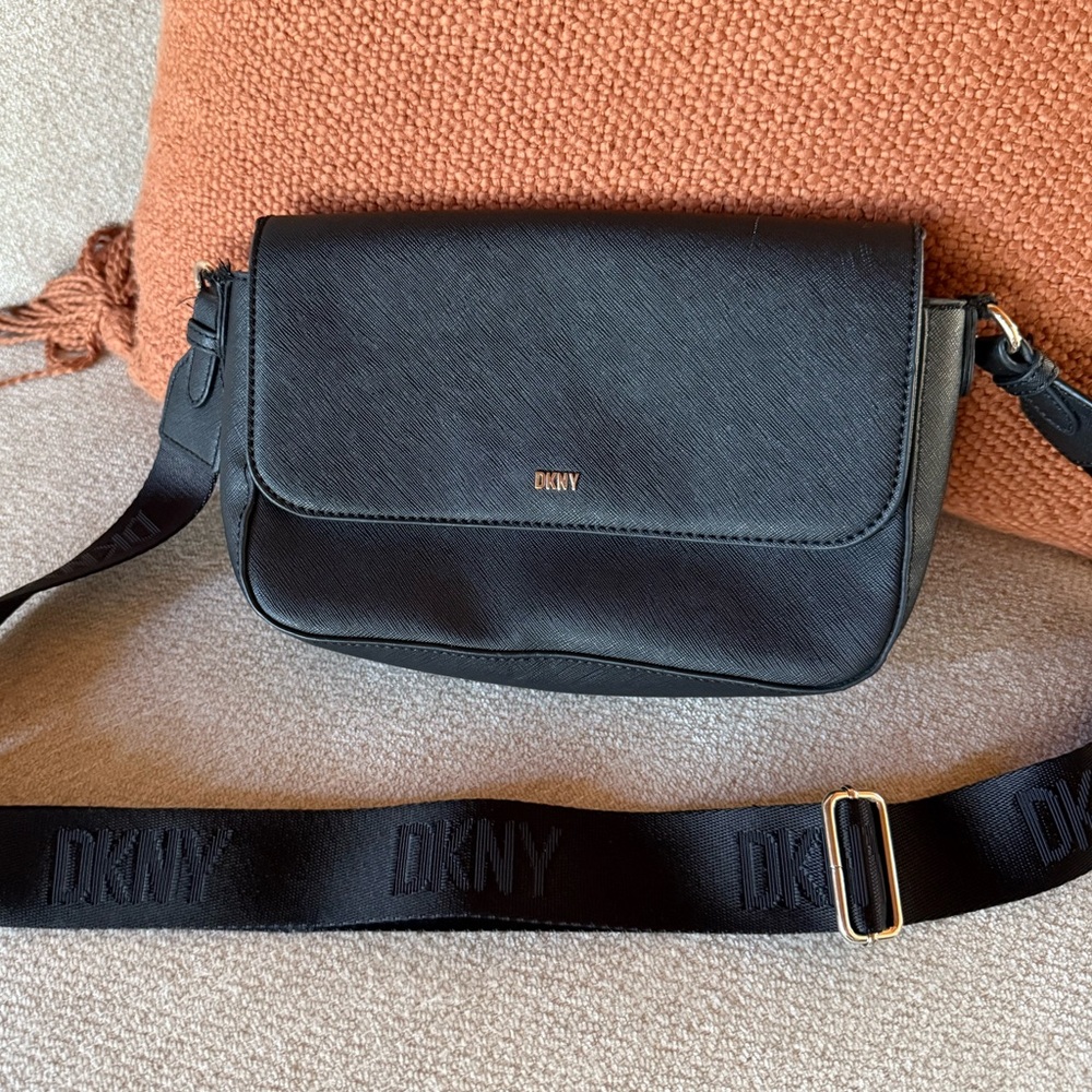 3 for $15 DKNY Black Crossbody Bag minimalist classic designer